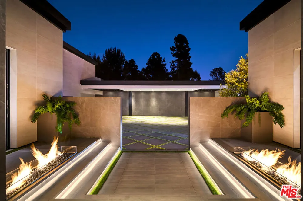 145 Mapleton Drive Los Angeles, CA 90077