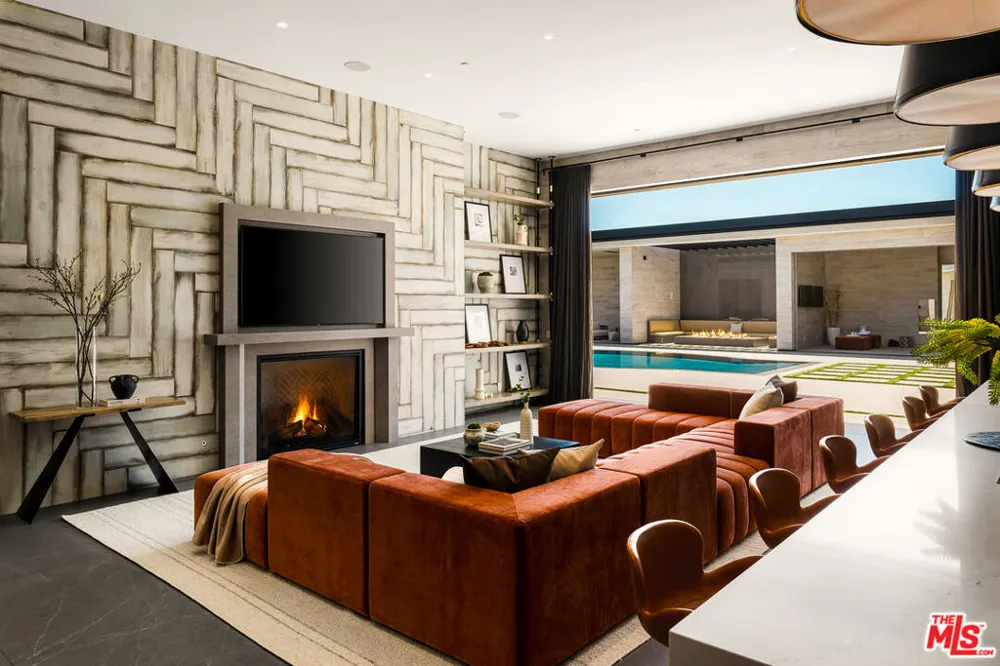 145 Mapleton Drive Los Angeles, CA 90077