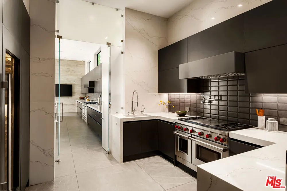 145 Mapleton Drive Los Angeles, CA 90077