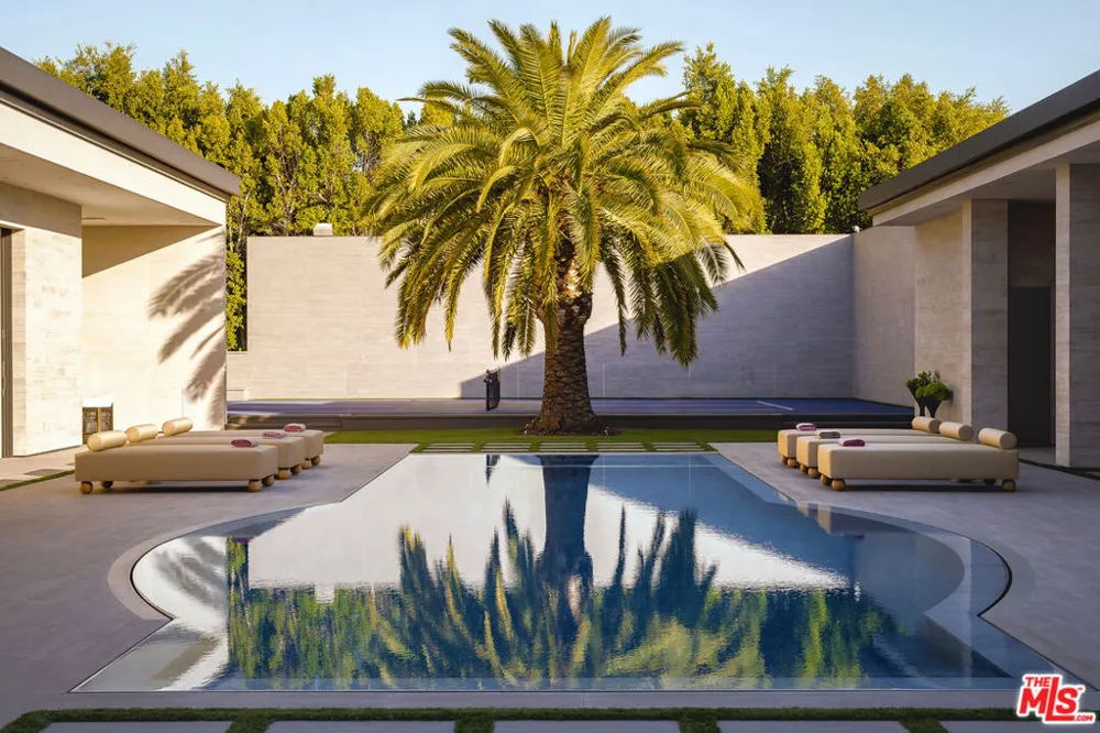 145 Mapleton Drive Los Angeles, CA 90077