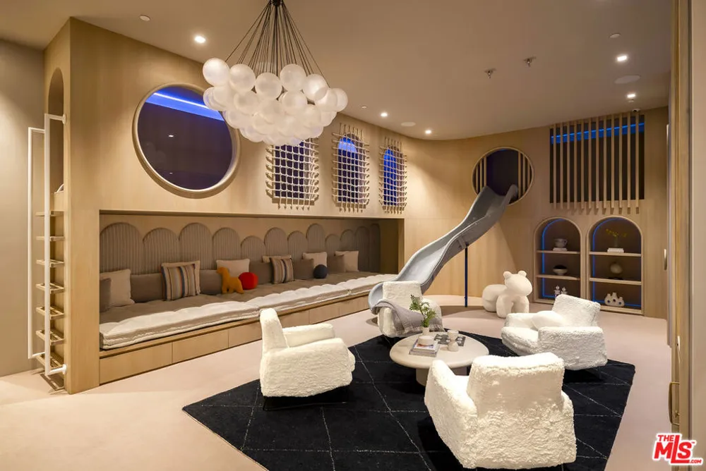 145 Mapleton Drive Los Angeles, CA 90077