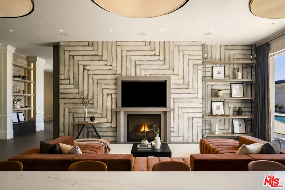 145 Mapleton Drive Los Angeles, CA 90077