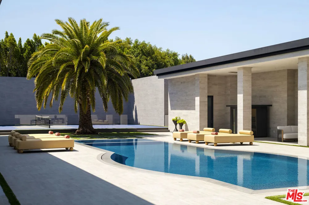 145 Mapleton Drive Los Angeles, CA 90077