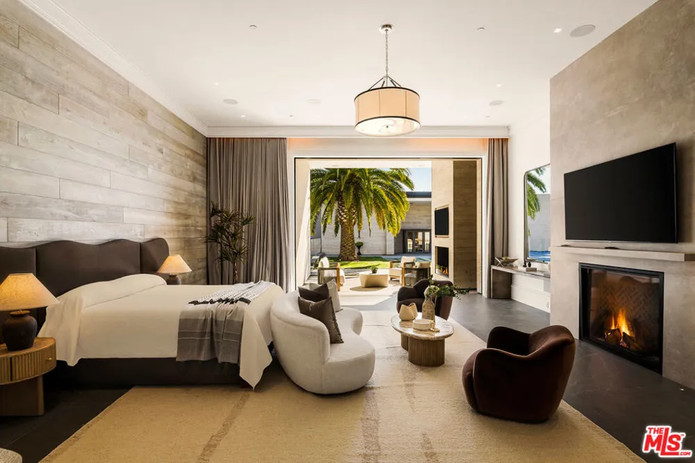 145 Mapleton Drive Los Angeles, CA 90077
