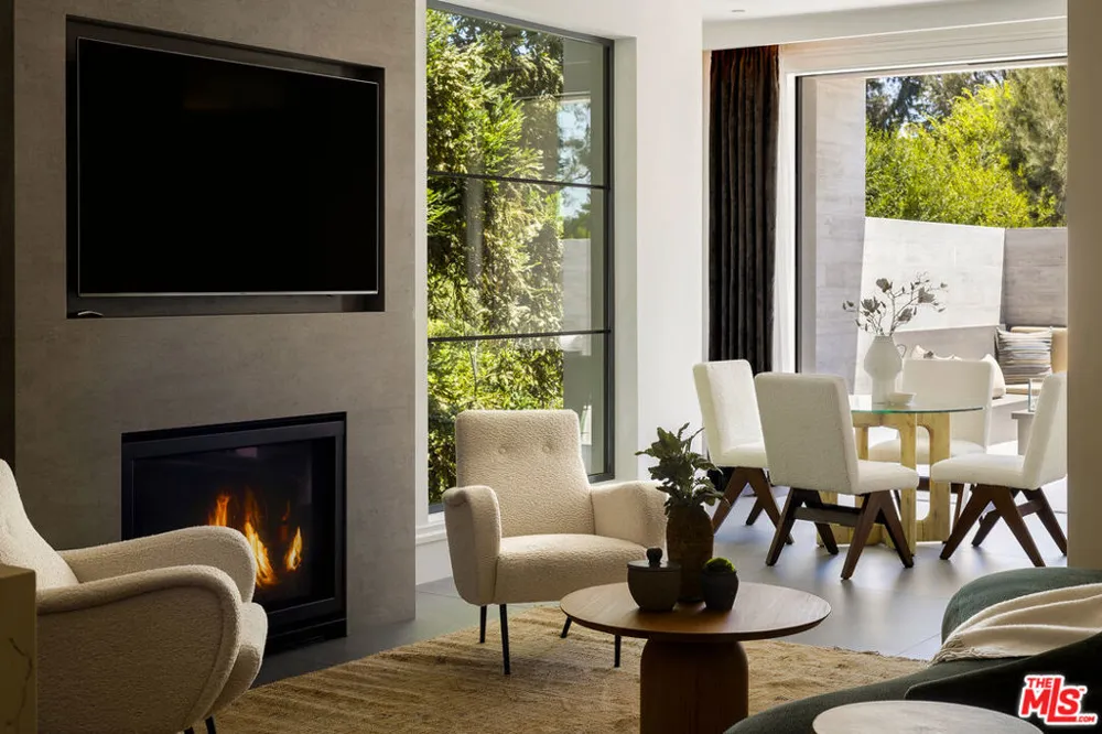 145 Mapleton Drive Los Angeles, CA 90077