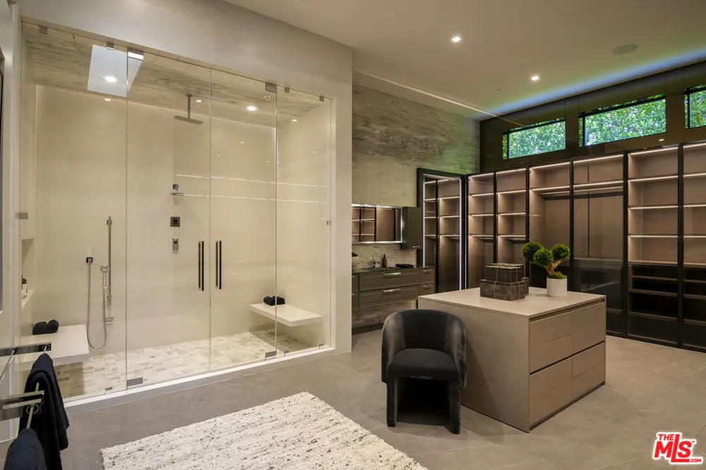 145 Mapleton Drive Los Angeles, CA 90077