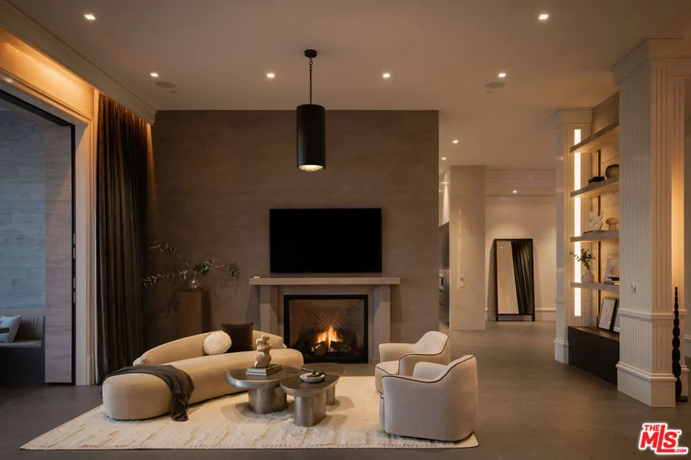 145 Mapleton Drive Los Angeles, CA 90077