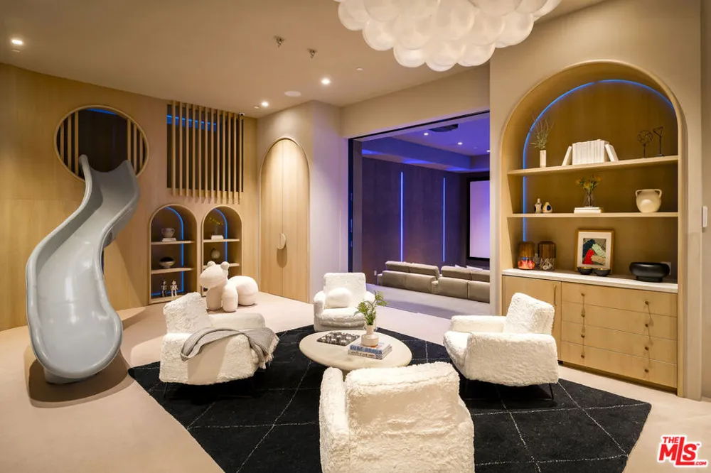 145 Mapleton Drive Los Angeles, CA 90077