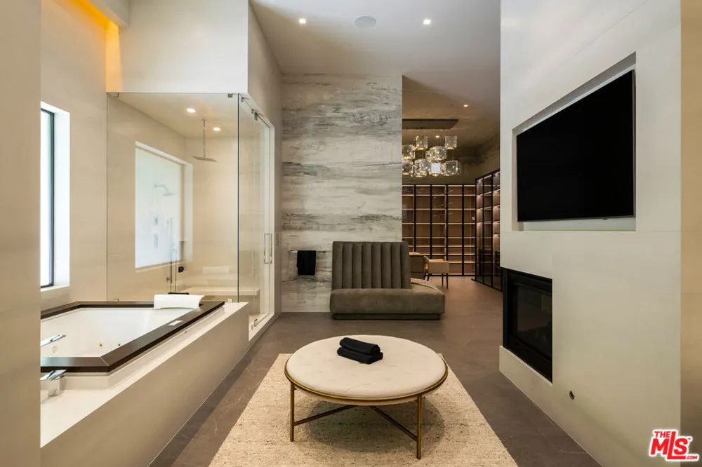 145 Mapleton Drive Los Angeles, CA 90077