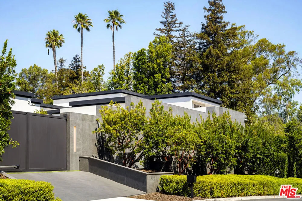 145 Mapleton Drive Los Angeles, CA 90077