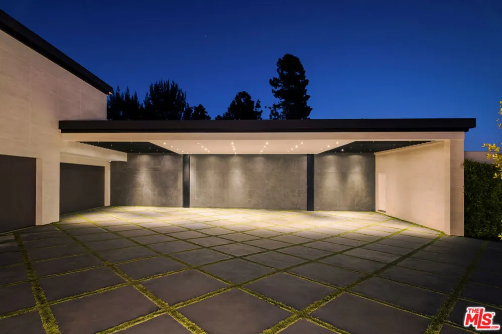 145 Mapleton Drive Los Angeles, CA 90077