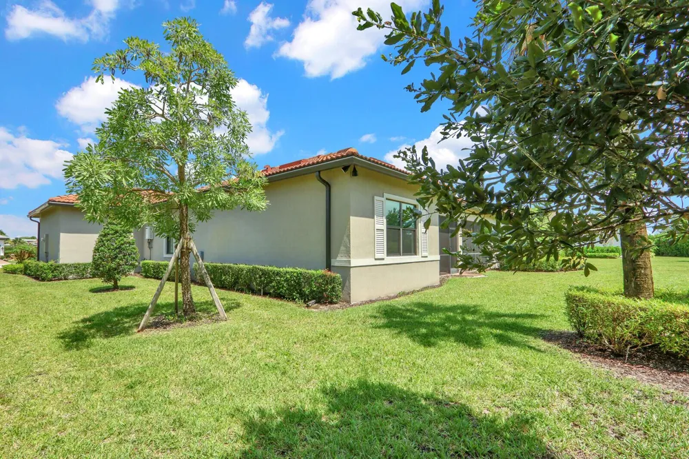 9242 Balsamo Drive Palm Beach Gardens, FL 33412