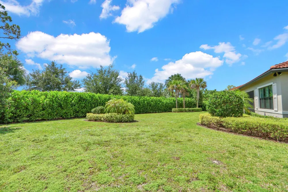 9242 Balsamo Drive Palm Beach Gardens, FL 33412