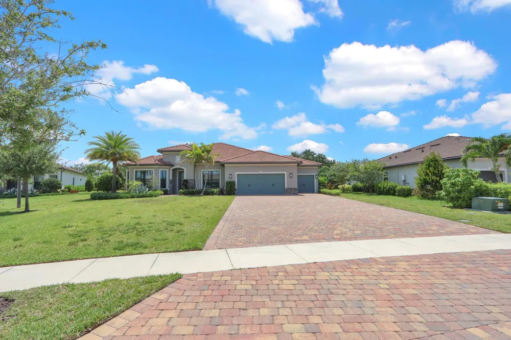 9242 Balsamo Drive Palm Beach Gardens, FL 33412
