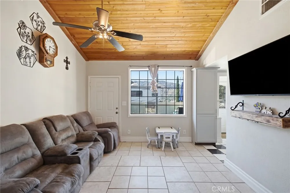 3432 California Trail Frazier Park, CA 93225