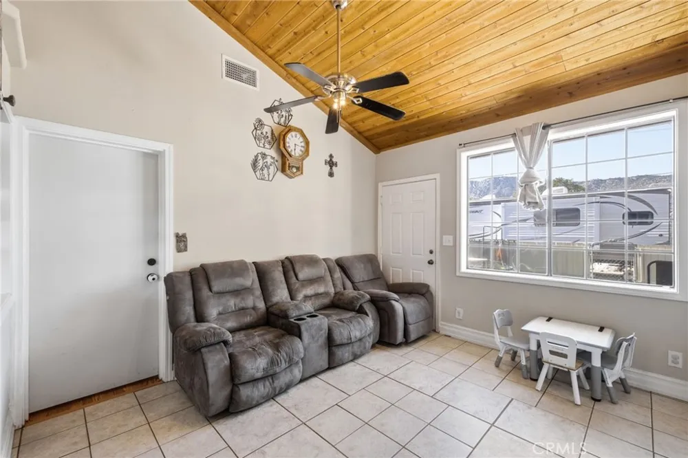 3432 California Trail Frazier Park, CA 93225