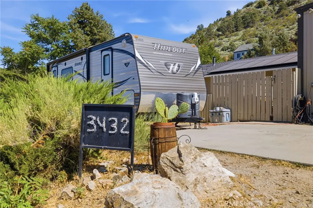 3432 California Trail Frazier Park, CA 93225