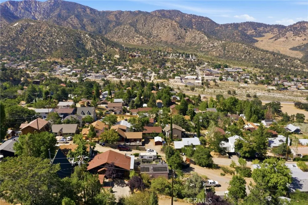 3432 California Trail Frazier Park, CA 93225