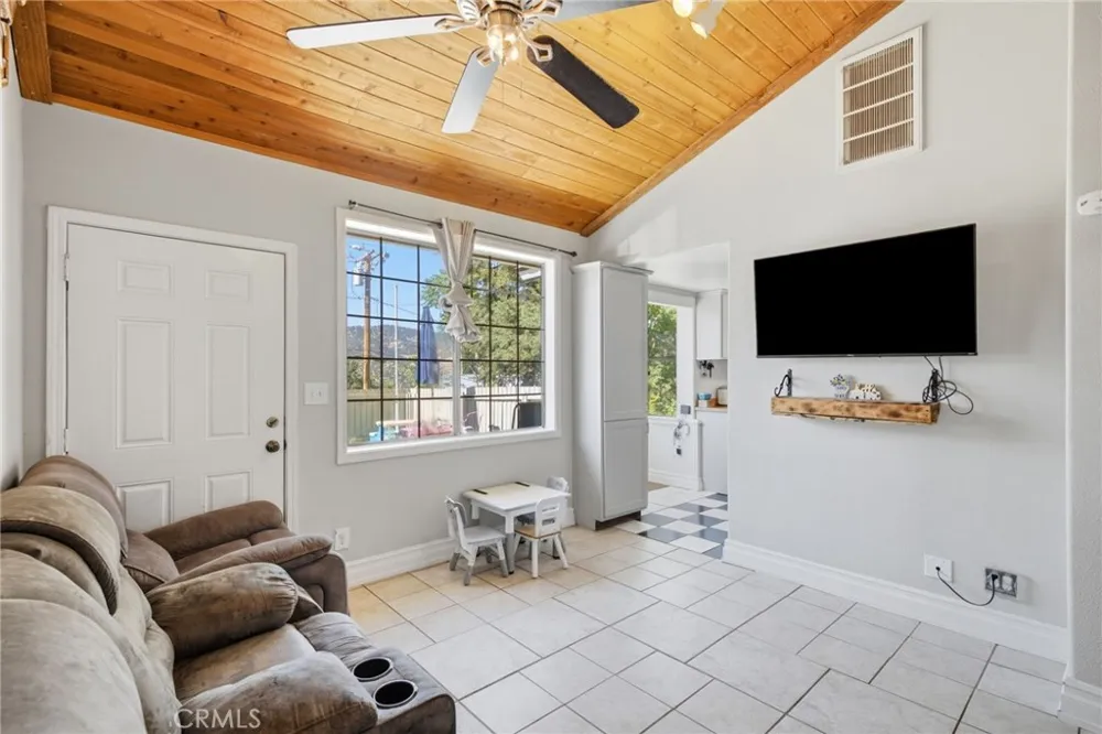 3432 California Trail Frazier Park, CA 93225