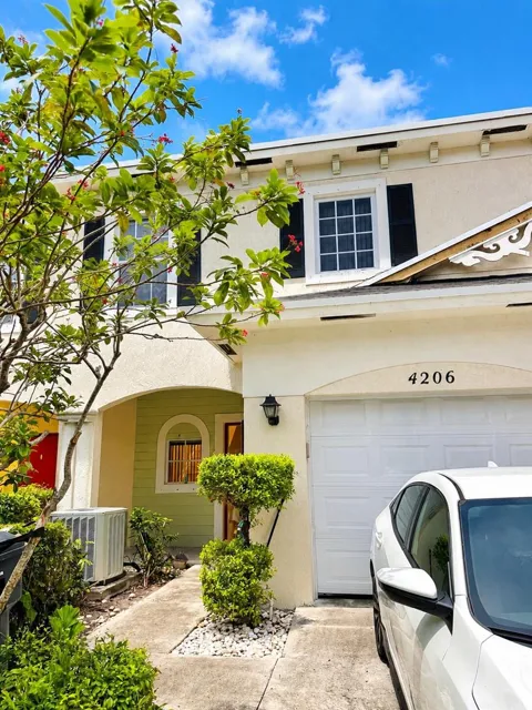 4206 Emerald Vista