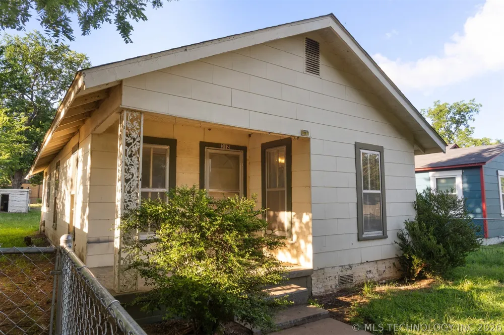 312 E Florida Street Durant, OK 74701