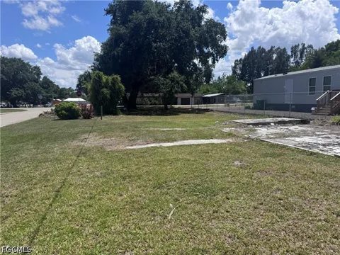 Della Tobias Avenue