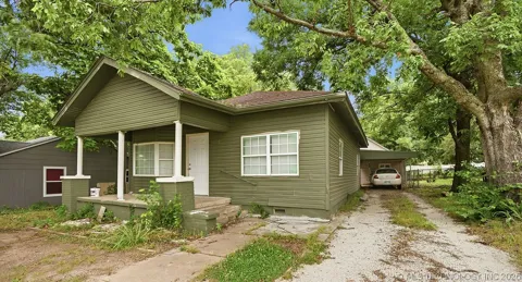 512 E 16th