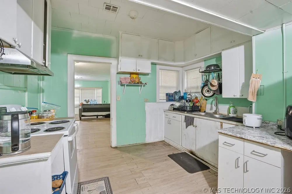 512 E 16th Ada, OK 74820
