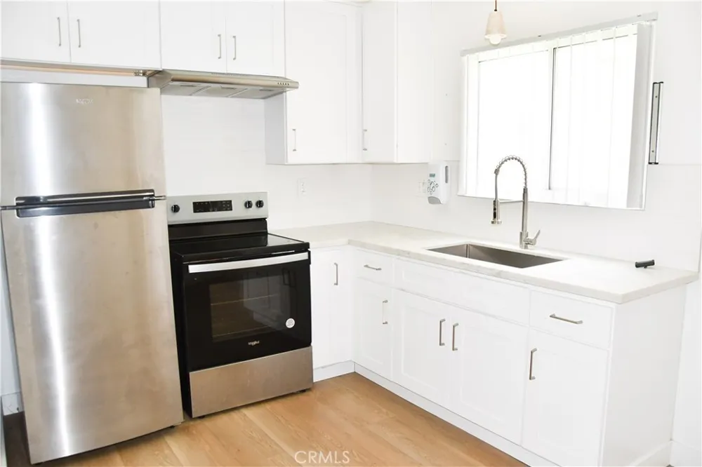 994 Valencia #104 Costa Mesa, CA 92626