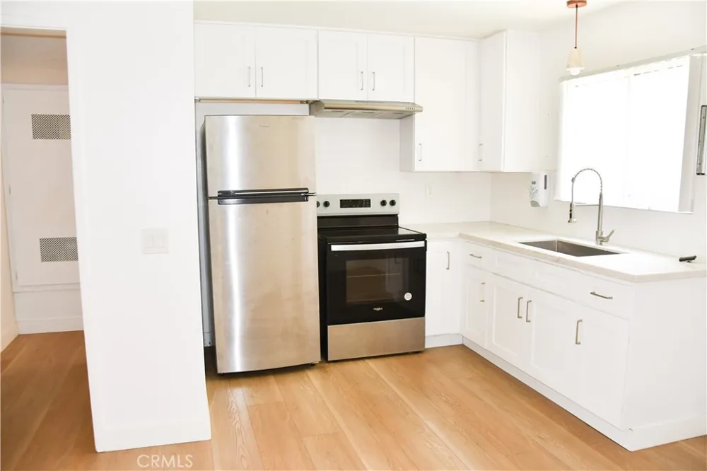 994 Valencia #104 Costa Mesa, CA 92626
