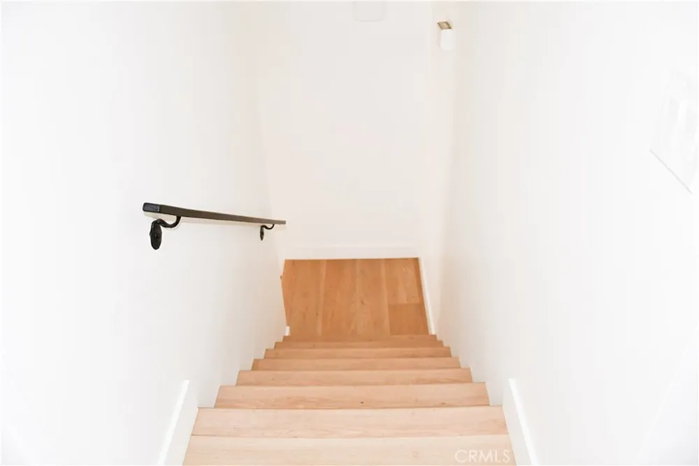 994 Valencia #104 Costa Mesa, CA 92626