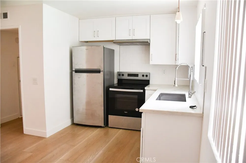 994 Valencia #104 Costa Mesa, CA 92626