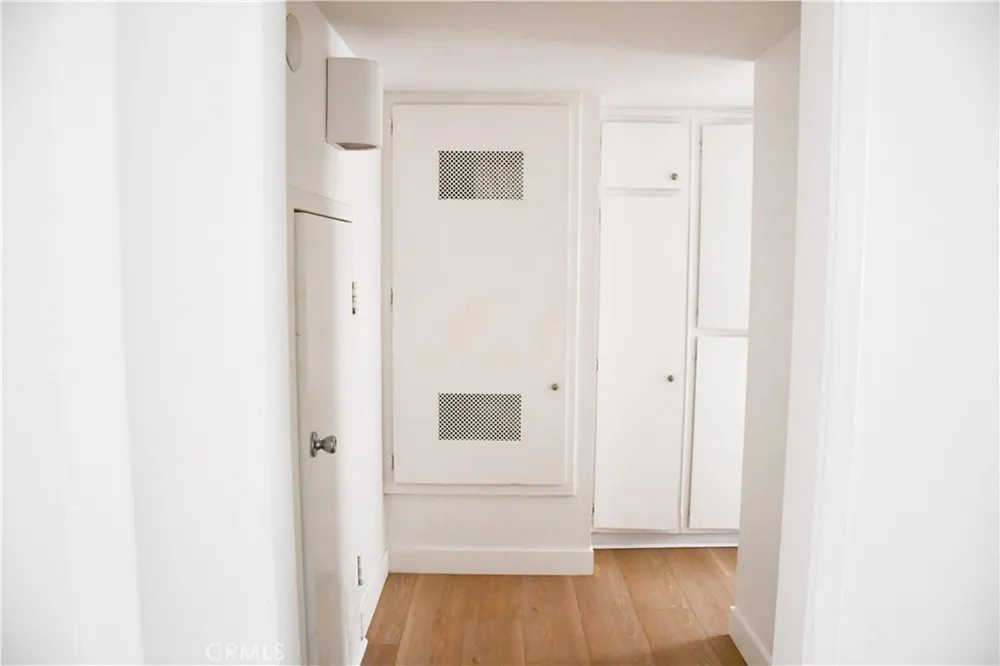 994 Valencia #104 Costa Mesa, CA 92626