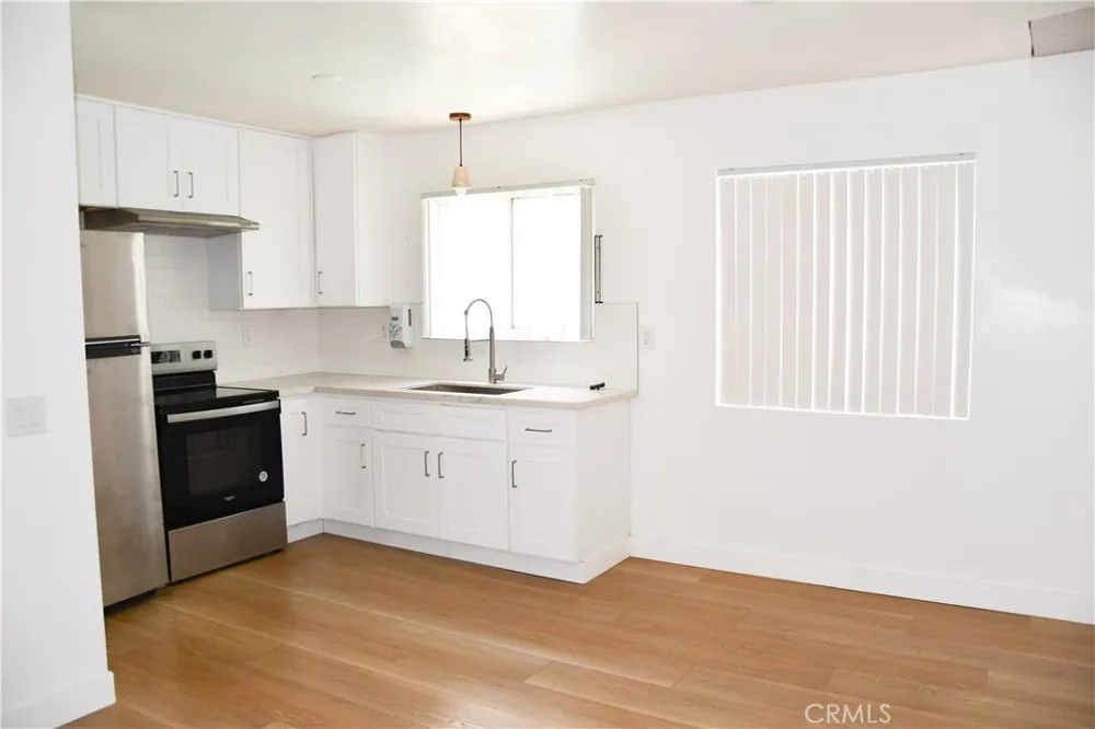 994 Valencia #104 Costa Mesa, CA 92626
