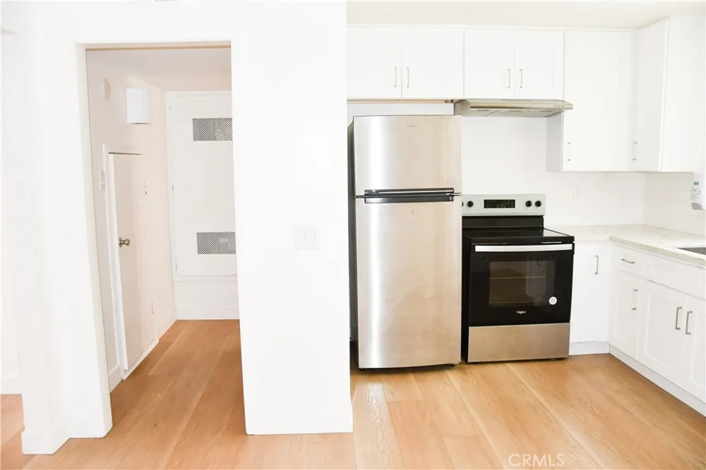 994 Valencia #104 Costa Mesa, CA 92626