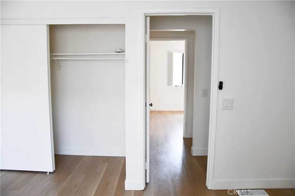 994 Valencia #104 Costa Mesa, CA 92626