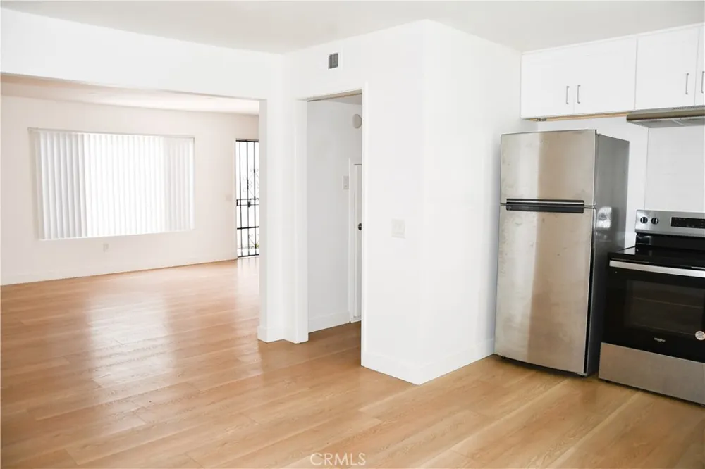 994 Valencia #104 Costa Mesa, CA 92626