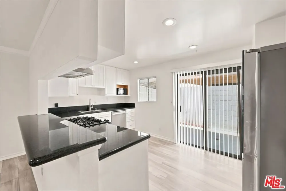 14937 Sherman Way #2 Van Nuys, CA 91405