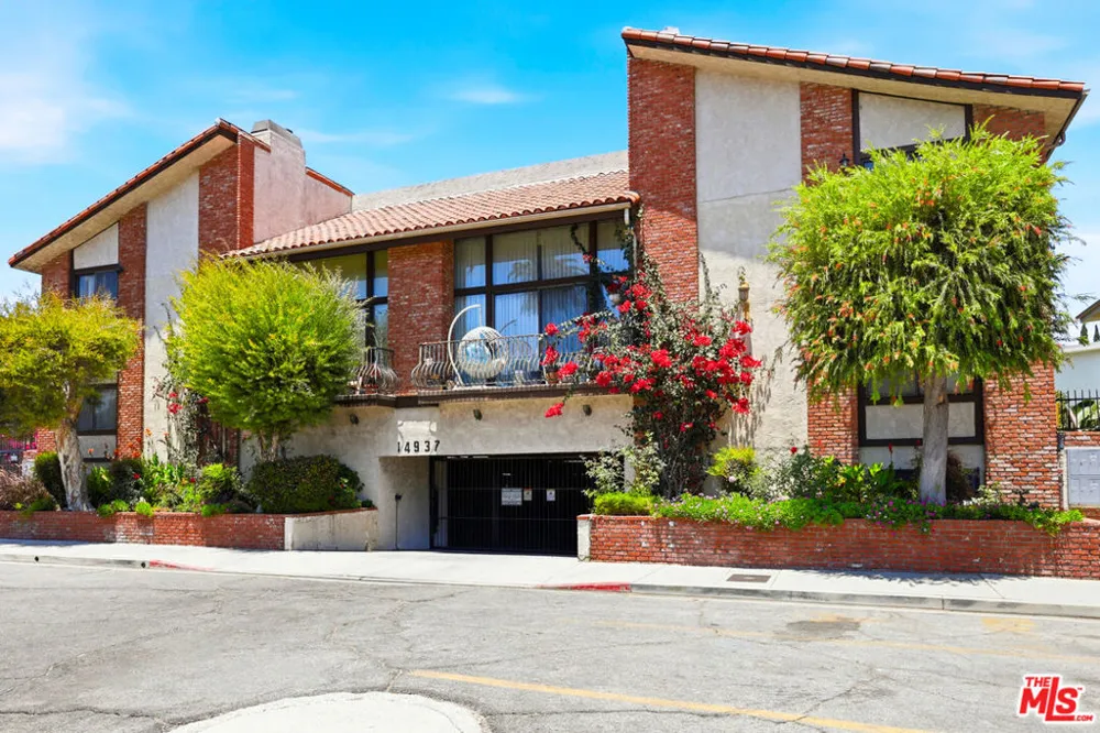 14937 Sherman Way #2 Van Nuys, CA 91405
