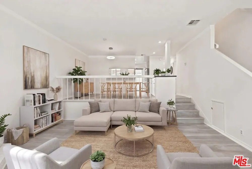 14937 Sherman Way #2 Van Nuys, CA 91405