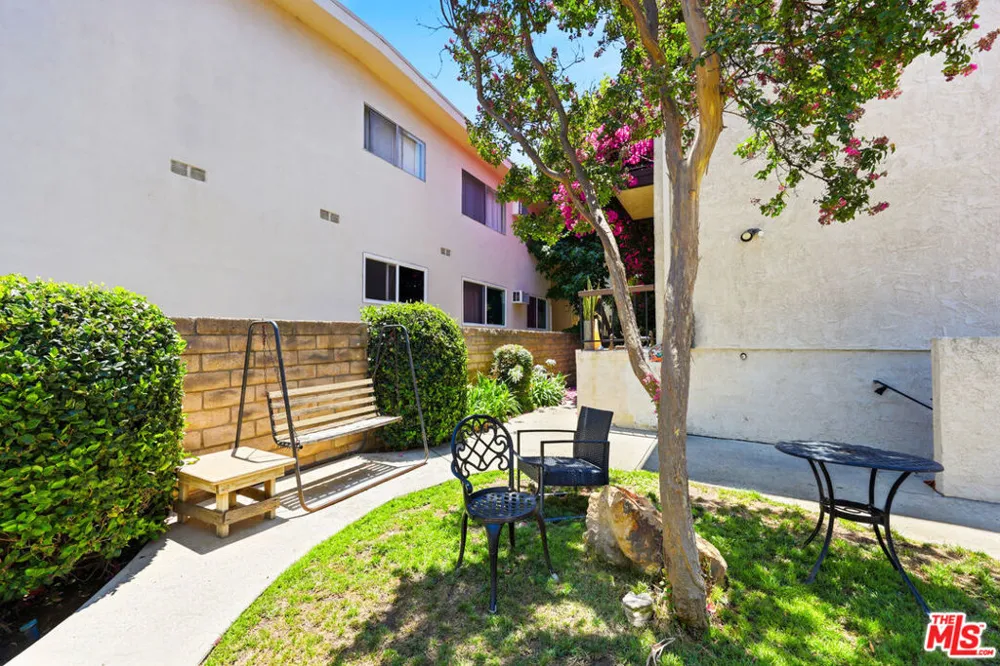 14937 Sherman Way #2 Van Nuys, CA 91405