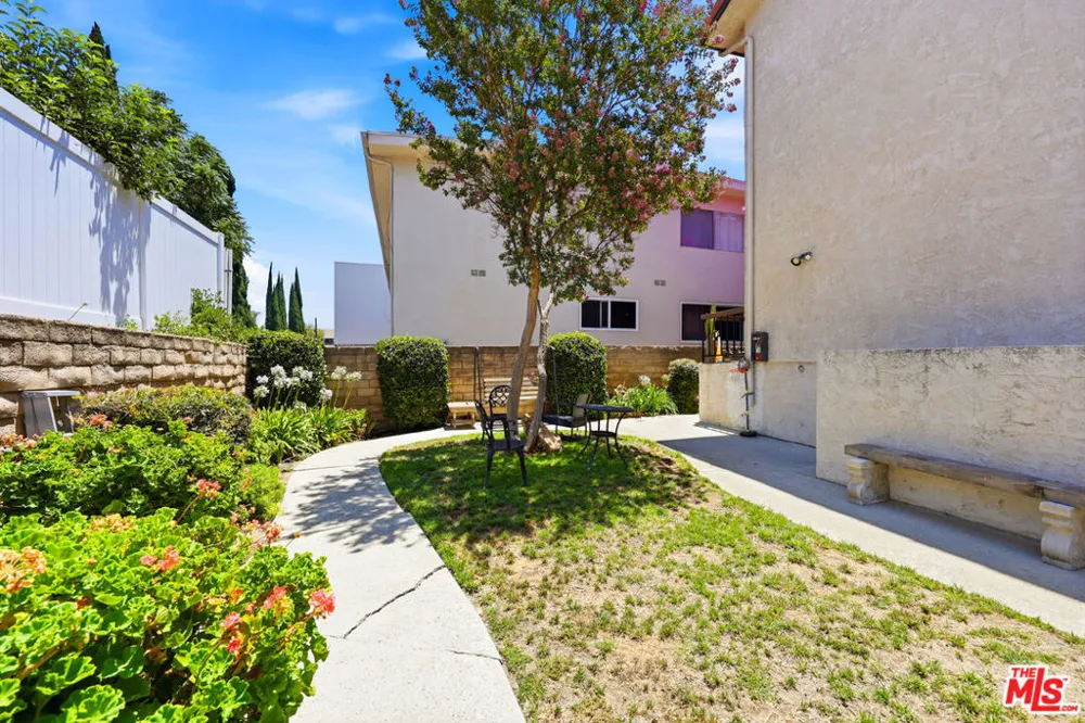 14937 Sherman Way #2 Van Nuys, CA 91405