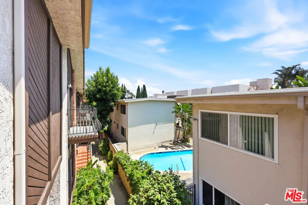 14937 Sherman Way #2 Van Nuys, CA 91405