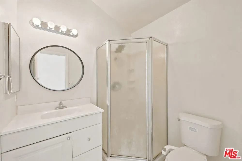 14937 Sherman Way #2 Van Nuys, CA 91405