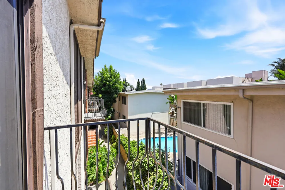 14937 Sherman Way #2 Van Nuys, CA 91405