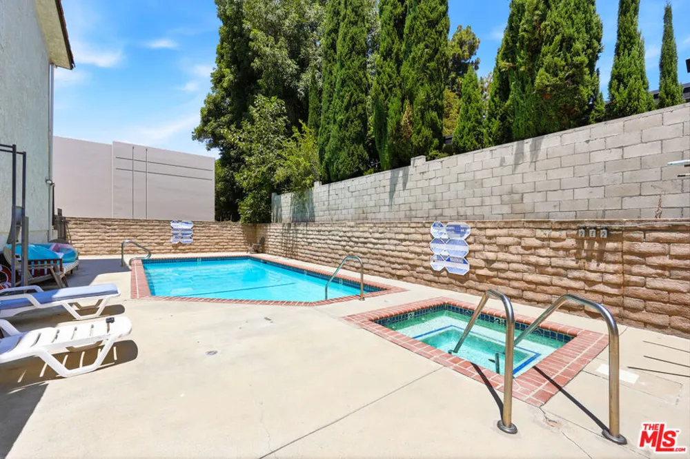 14937 Sherman Way #2 Van Nuys, CA 91405