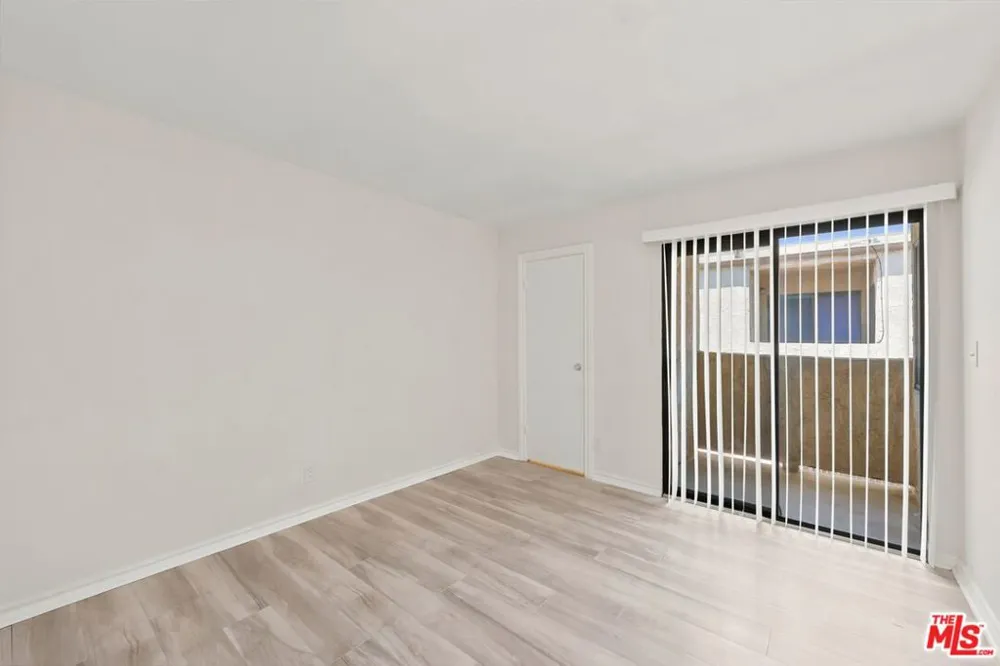 14937 Sherman Way #2 Van Nuys, CA 91405