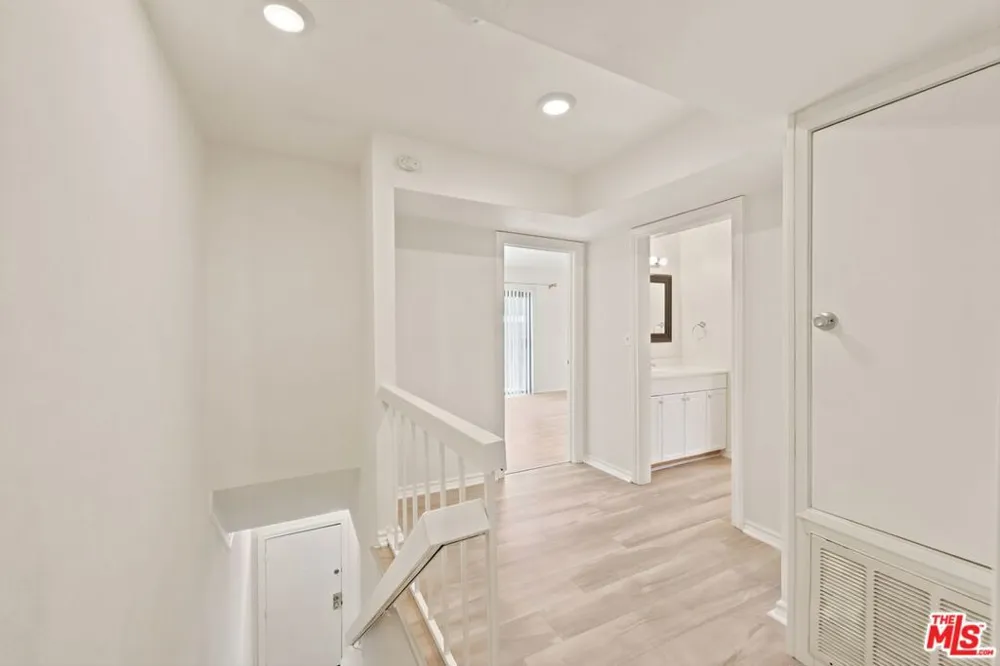 14937 Sherman Way #2 Van Nuys, CA 91405