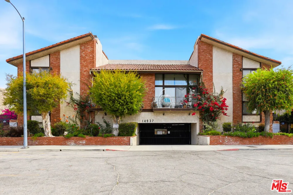 14937 Sherman Way #2 Van Nuys, CA 91405