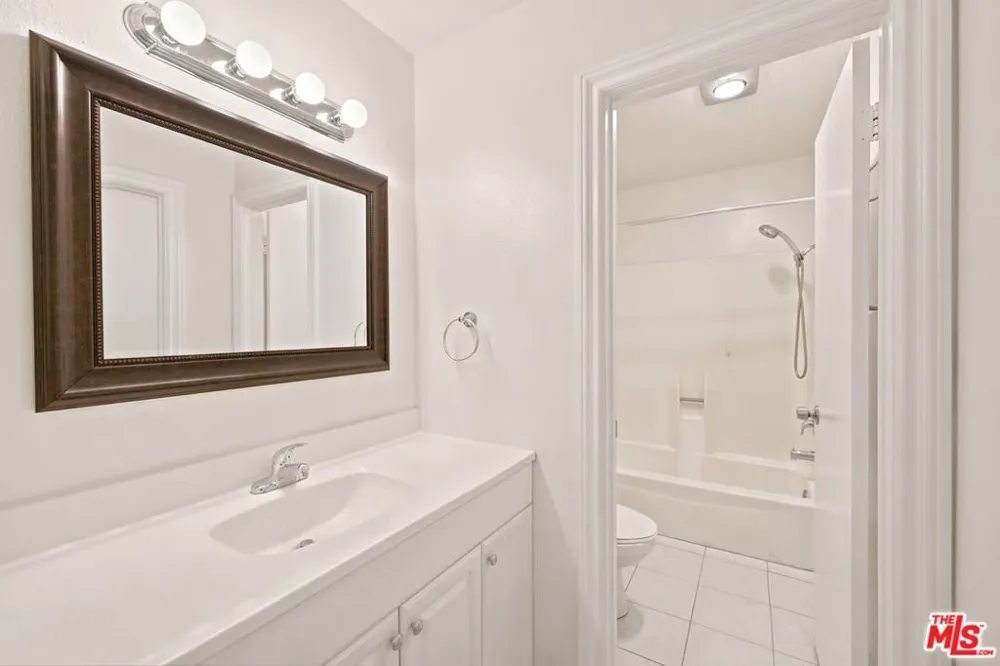 14937 Sherman Way #2 Van Nuys, CA 91405